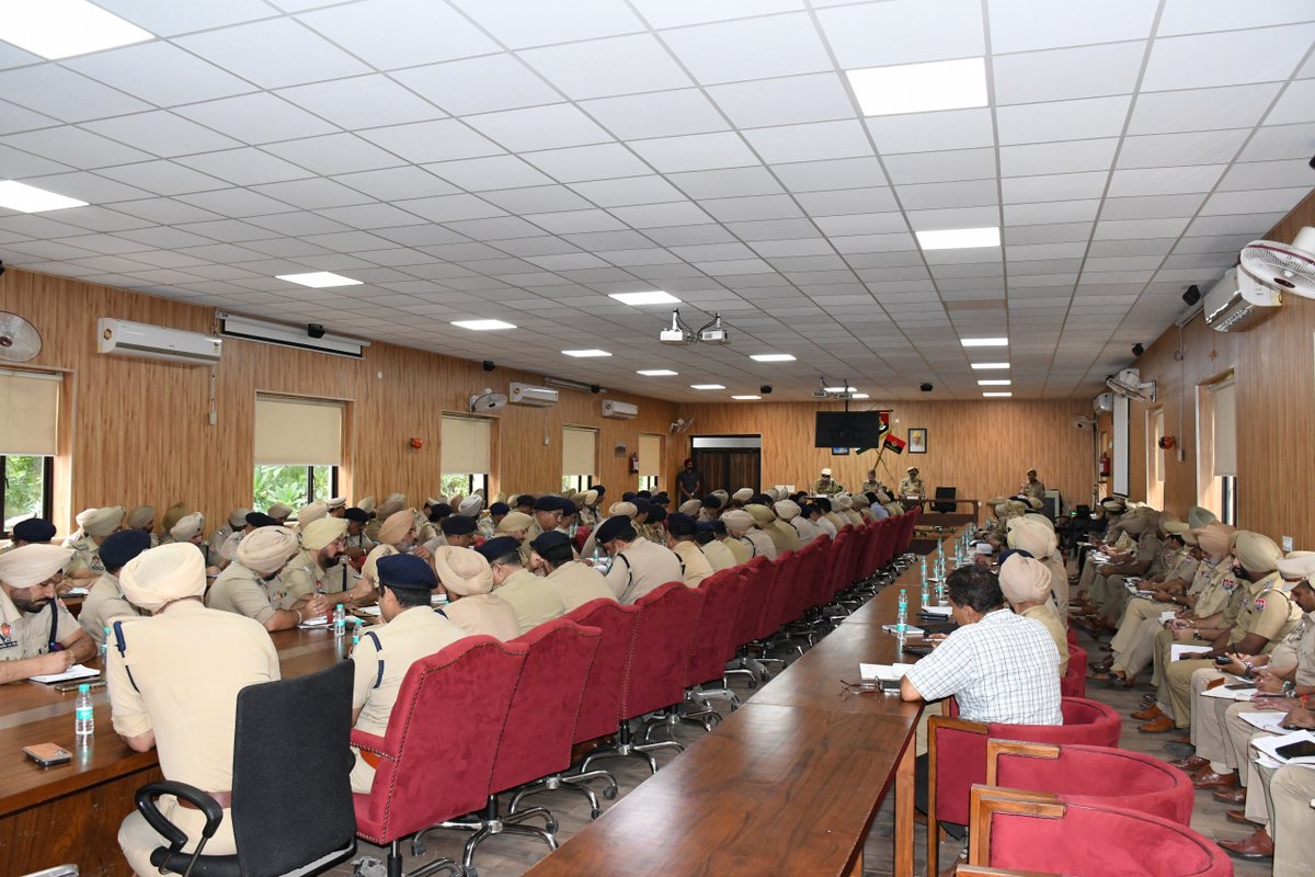 DGPPunjabPolice's tweet photo. After productive review meetings in #Amritsar and #Jalandhar, today chaired the third Range-Level Law & Order Review Meeting at #Ludhiana with officers and SHOs of Commissionerate Police Ludhiana, @LudhianaRange & @RupnagarRange, including @KhannaPolice, @LudhianaRPolice, @SBSNagarPolice @FatehgarhsahibP, @RupnagarPolice & @sasnagarpolice.

New-Age Policing is being realised through modern surveillance, enhanced PCR deployment for greater police visibility, expanded CCTV coverage, improved traffic management, and 24×7 monitoring—ensuring a safe and secure environment ahead of #IndependenceDay2025.

Held direct interactions with officers across all ranks to encourage open communication, boost operational synergy, strengthen inter-district coordination, and mount a decisive crackdown on organised drug networks.

The meeting was attended by CP Ludhiana, DIG Rupnagar Range, SSPs, and all GOs/SHOs of the concerned districts.