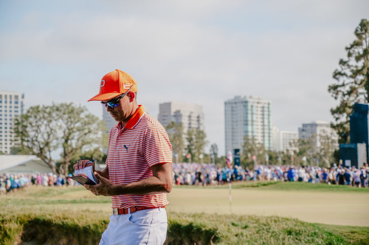 fried_egg_golf's tweet image. &quot;For as distasteful as the Spieth invites have been, the situation with Rickie Fowler is magnitudes grosser. Fowler barely snuck inside the top-70 cutoff to make the playoffs, finishing the regular season in 64th place. Of the 665 points Fowler earned during the regular season,…