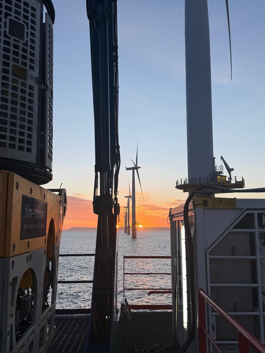One of our powerful Schilling HD 150HP Work Class ROVs is deployed on a UK-based offshore wind farm, delivering high-precision survey and inspection services. Find out more about us at  buff.ly/I6LbfSc

#OffshoreWind #ROV #FilmOcean #UTTesting #WorkClassROV