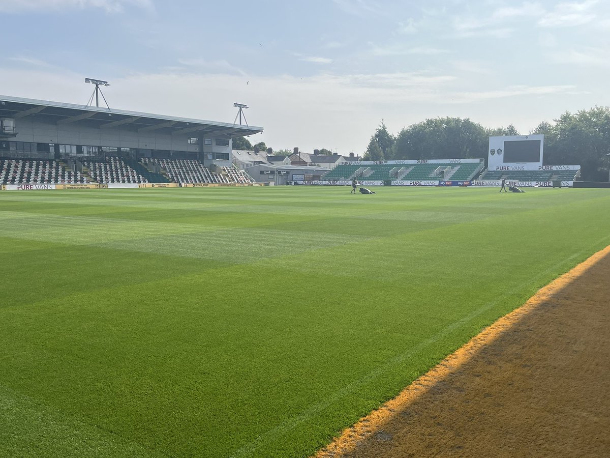 The rugby camp going well at Rodney Parade with <a href="/DRA_Community/">DRAGONS RFC COMMUNITY 🐉</a> and the pitch is looking stunning 😍