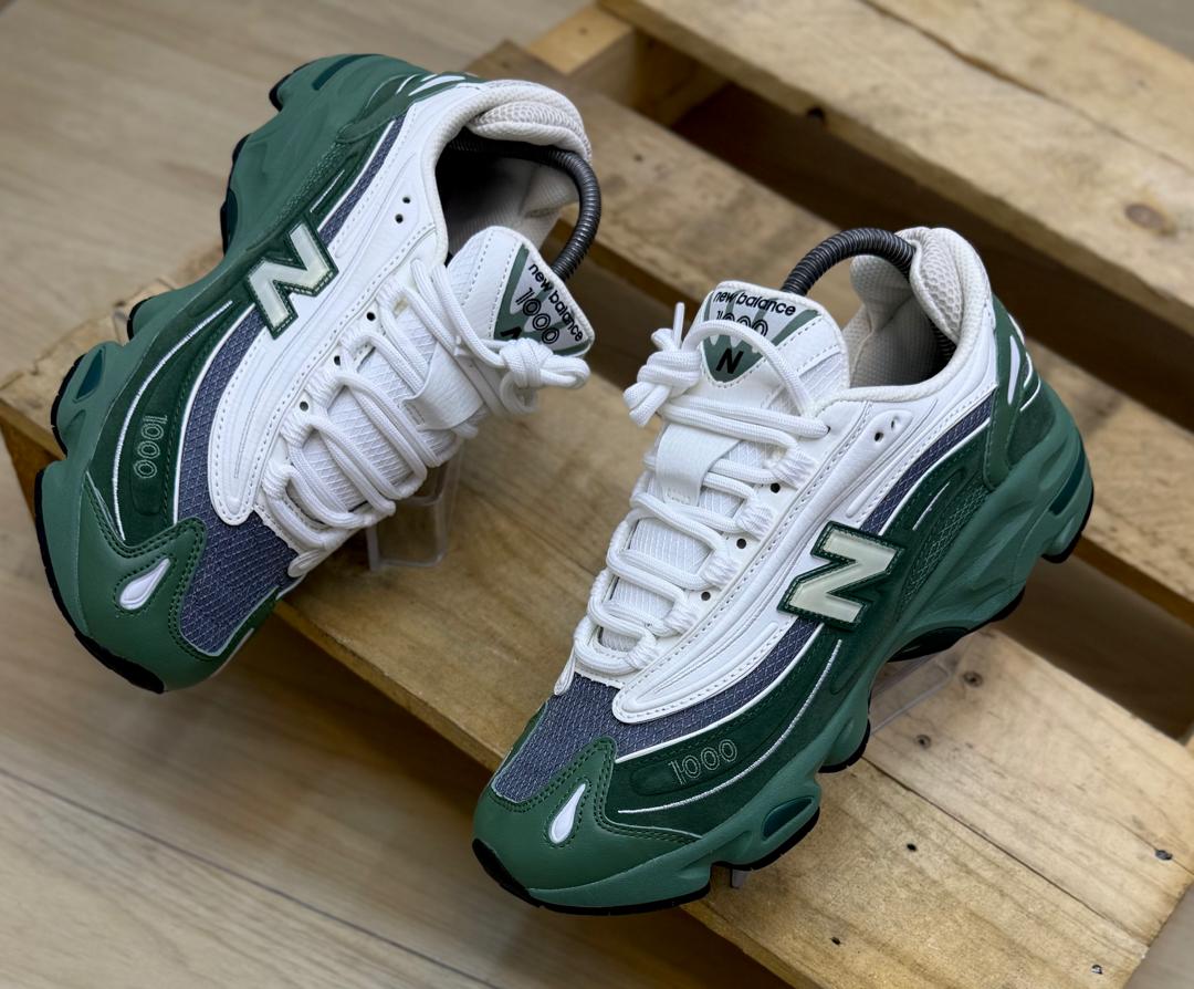 NEWBALANCE 🔥
SIZE:40,41,42,43 &amp; 44
PRICE: 85k