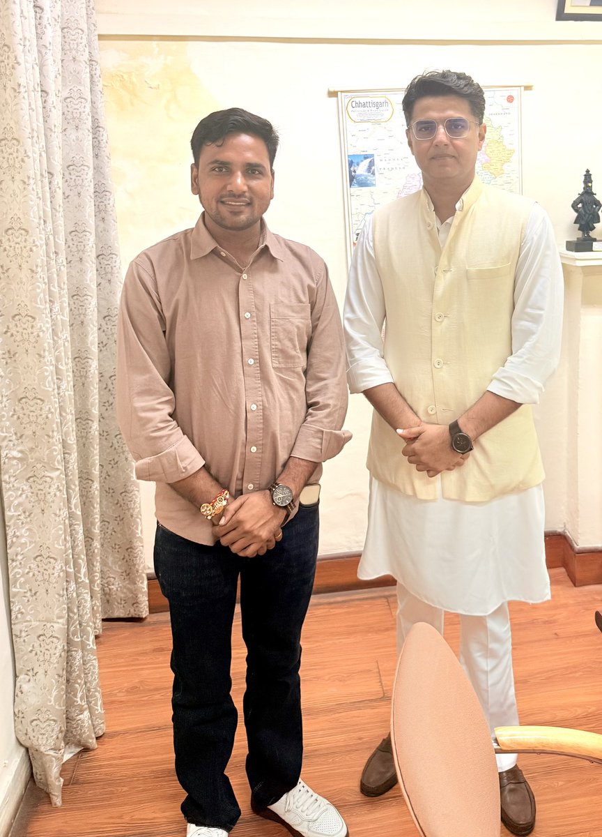 Mahaveer Gurjar (@mahaveergurjar_) on Twitter photo आज अखिल भारतीय काँग्रेस कमेटी के राष्ट्रीय महासचिव आदरणीय श्री सचिन पायलट जी से सुखद मुलाकात की ।।
💐💐
<a href="/SachinPilot/">Sachin Pilot</a> आज अखिल भारतीय काँग्रेस कमेटी के राष्ट्रीय महासचिव आदरणीय श्री सचिन पायलट जी से सुखद मुलाकात की ।।
💐💐
<a href="/SachinPilot/">Sachin Pilot</a>