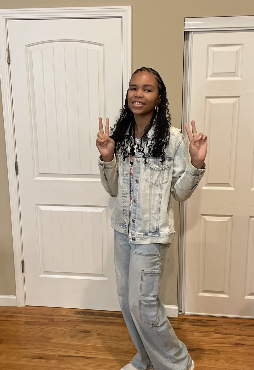 CoachC_Foster's tweet photo. Daddy wishing you a successful school year! #10thGrade #DaddyLovesYou #God’sMiracle https://t.co/4DXXUWu4z0