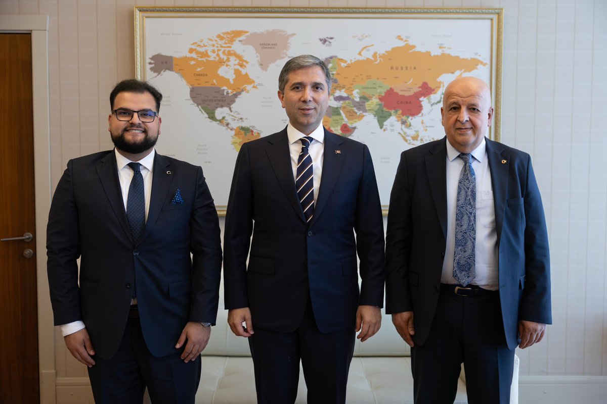 📍AK Parti Genel Merkez 

MÜSİAD Hessen Yönetim Kurulu Üyesi, genç girişimcimiz Batuhan Yılmaz ve iş insanı Solmaz Yılmaz’ı misafir ederek yurt dışındaki genç iş insanlarımızın ticarete, yatırıma ve toplumsal hayata kattığı değerler üzerine görüşmelerde bulunduk.