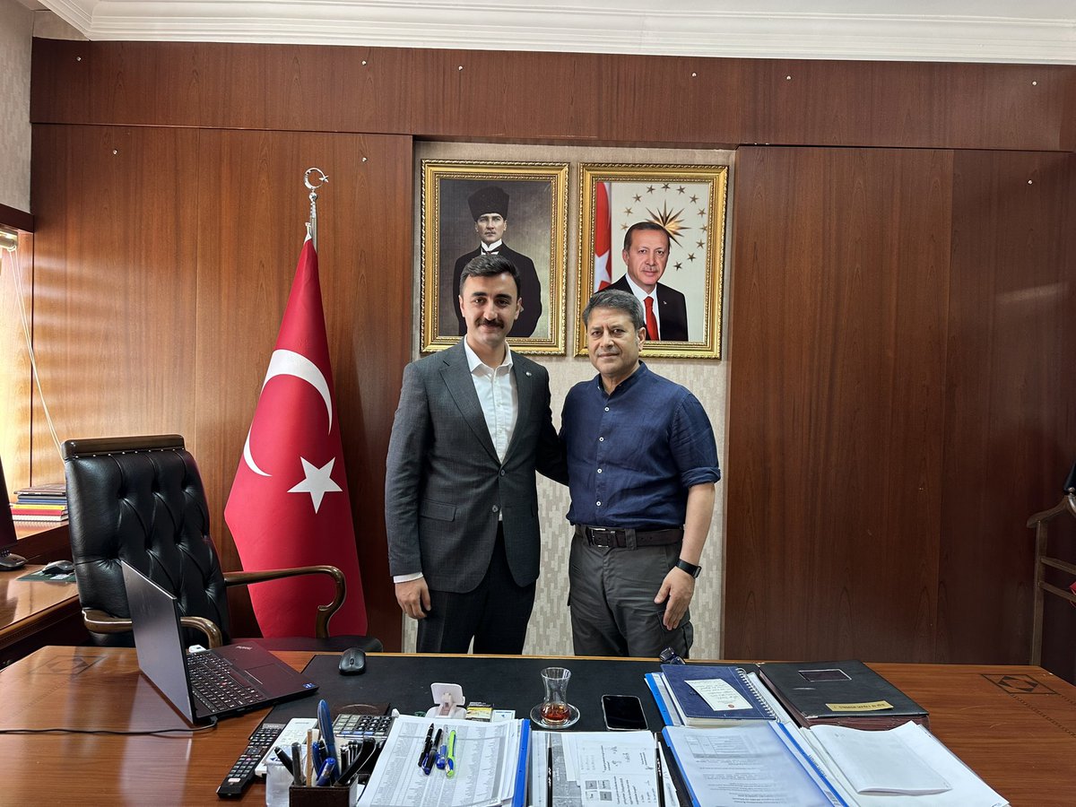 AliSahin501's tweet photo. 📍KARKAMIŞ KAYMAKAMLIĞI

Gaziantep Büyükşehir Belediye Başkan Vekilimiz Arif Seçkin, Karkamış Belediye Başkanımız Mustafa Güzel, AK Parti Gaziantep İl Başkan Yardımcılarımız, AK Parti Karkamış İlçe Başkanımız Hacı Ayvaz Çiçek, Kadın Kolları ve Gençlik Kolları teşkilat mensuplarımızla birlikte Karkamış Kaymakamımız Sn. Mustafa Babacan Bey’i ziyaret ederek ilçemiz hakkında istişarelerde bulunduk.

@Akparti 
@AKPartiG_Antep
@mustafaguzel027 
@AyvazHac18390 
@arifseckinn 
@yilmaz_huseyinn 
@akpartikarkamis