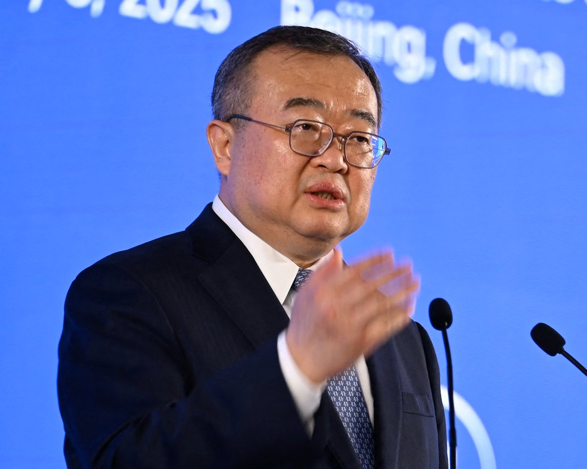 БНХАУ-ын Коммунист намын Төв хорооны Гадаад харилцааны газрын дарга Лю Жяньчаог саатуулсан гэх мэдээлэл гарав.
БНХАУ-ын Коммунист намын Төв хорооны Гадаад харилцааны газрын дарга Лю Жяньчао (Liu Jianchao) баривчлагдан шалгагдаж байгаа талаар Wall Street Journal 8 дугаар сарын