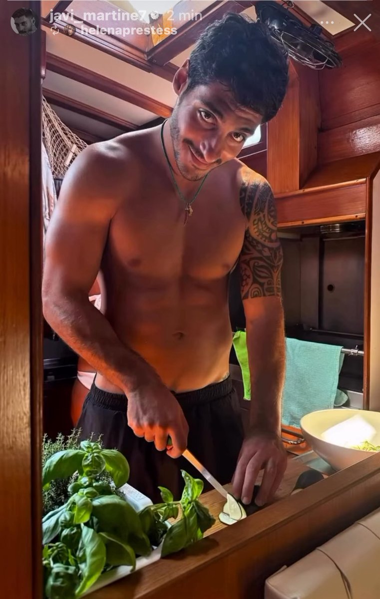 Comunque oggi è Natale e non lo sapevamo 😂😂😂dimmi che c è helena dall’altra parte senza dirmelo 🤍
Javiiii❤️
#helevier #javi7