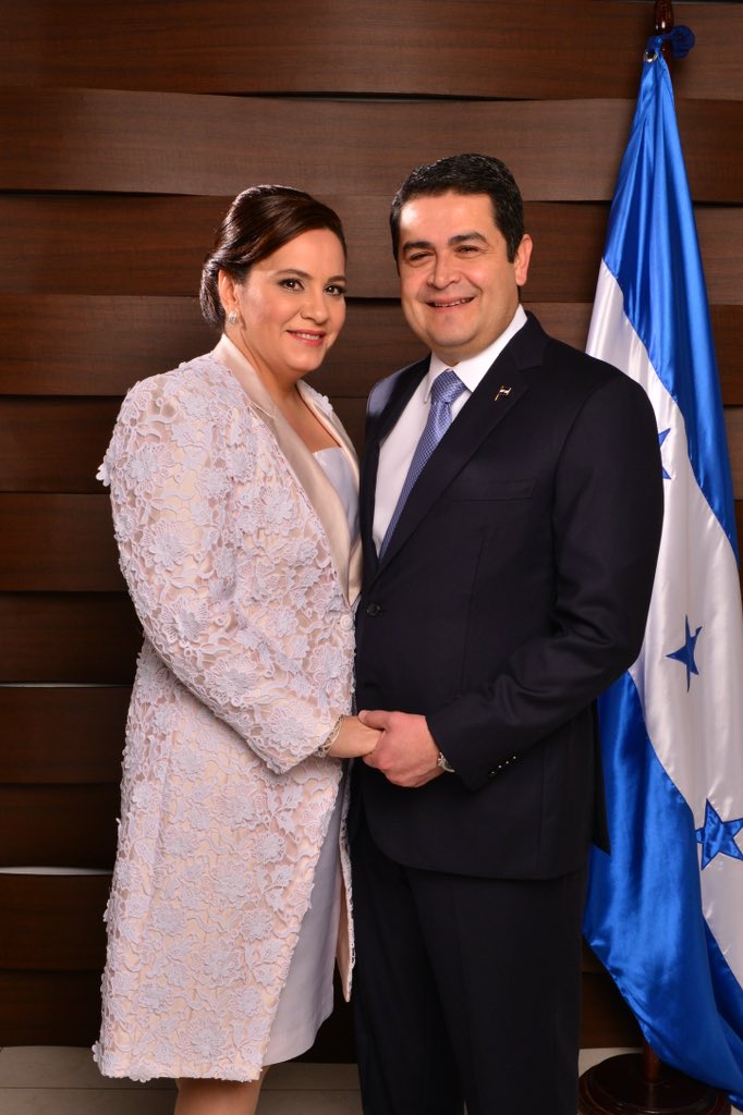 ¡Bendiciones!

Mantengamonos firmes y con fe.  La esperanza que Dios nos dio es segura y sus promesas no fallan.

Hoy es día de creer… y de celebrar lo que Él hará.

Hebreos 10:23 dice: “Mantengamos firme la profesión de nuestra esperanza sin vacilar, porque fiel es el que