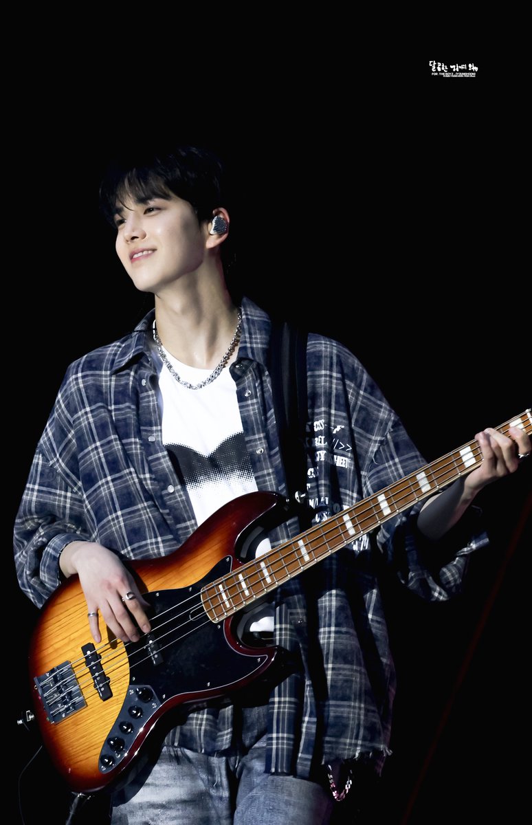 250810 더블레이즈 DAY3

🫣

#더보이즈 #THEBOYZ #TBZ #영훈 #YOUNGHOON