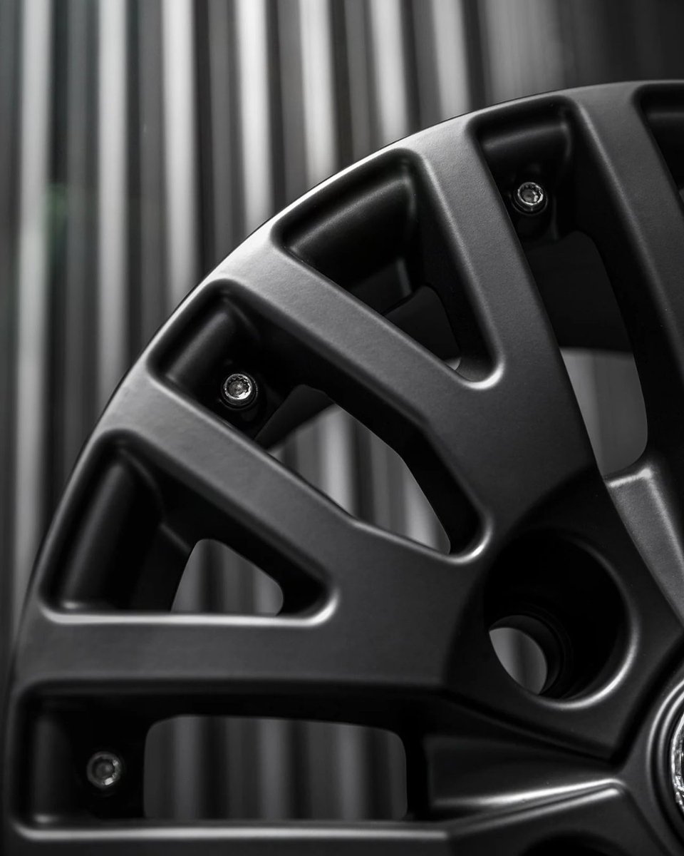 ChelseaTruckCo's tweet image. Land Rover Defender (1991–2016) – 1983 Light Alloy Wheels (Set of 4)
Price: £2,150.02 INC. VAT

Vehicle Compatibility: Land Rover Defender 1996–2016
Size: 8 x 18&quot; (Front &amp;amp; Rear)
Finish: Matt Black

See more: chelseatruckcompany.com/collections/de…

Copyright Design by KAHN®

#LandRover #Defender