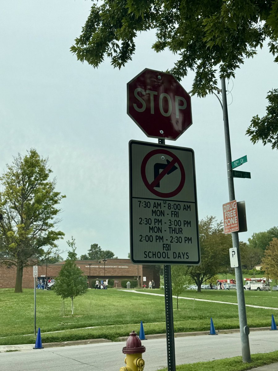 Students are heading back to school around the metro, so let’s remember to follow the directions on the signs around every school zone! #BackToSchool