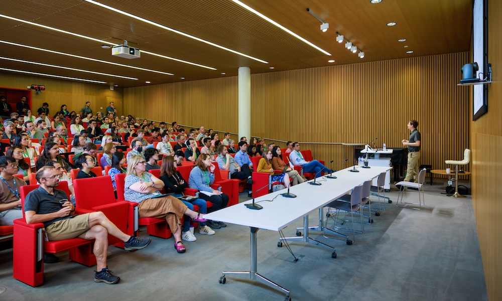 emblebi's tweet image. Great to welcome John Jumper, Kathryn Tunyasuvunakool, and Lindsay Willmore  from @GoogleDeepMind to EMBL-EBI last week.

John gave a brilliant talk on building #AlphaFold, and both spent time with our @PDBeurope team exchanging ideas.

Always a pleasure to see you!