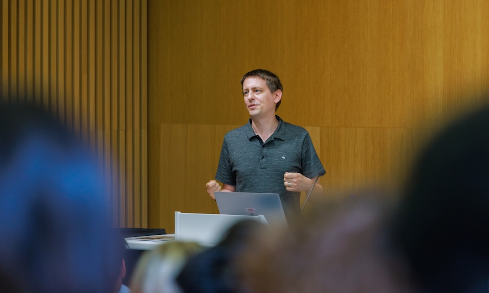 emblebi's tweet image. Great to welcome John Jumper, Kathryn Tunyasuvunakool, and Lindsay Willmore  from @GoogleDeepMind to EMBL-EBI last week.

John gave a brilliant talk on building #AlphaFold, and both spent time with our @PDBeurope team exchanging ideas.

Always a pleasure to see you!