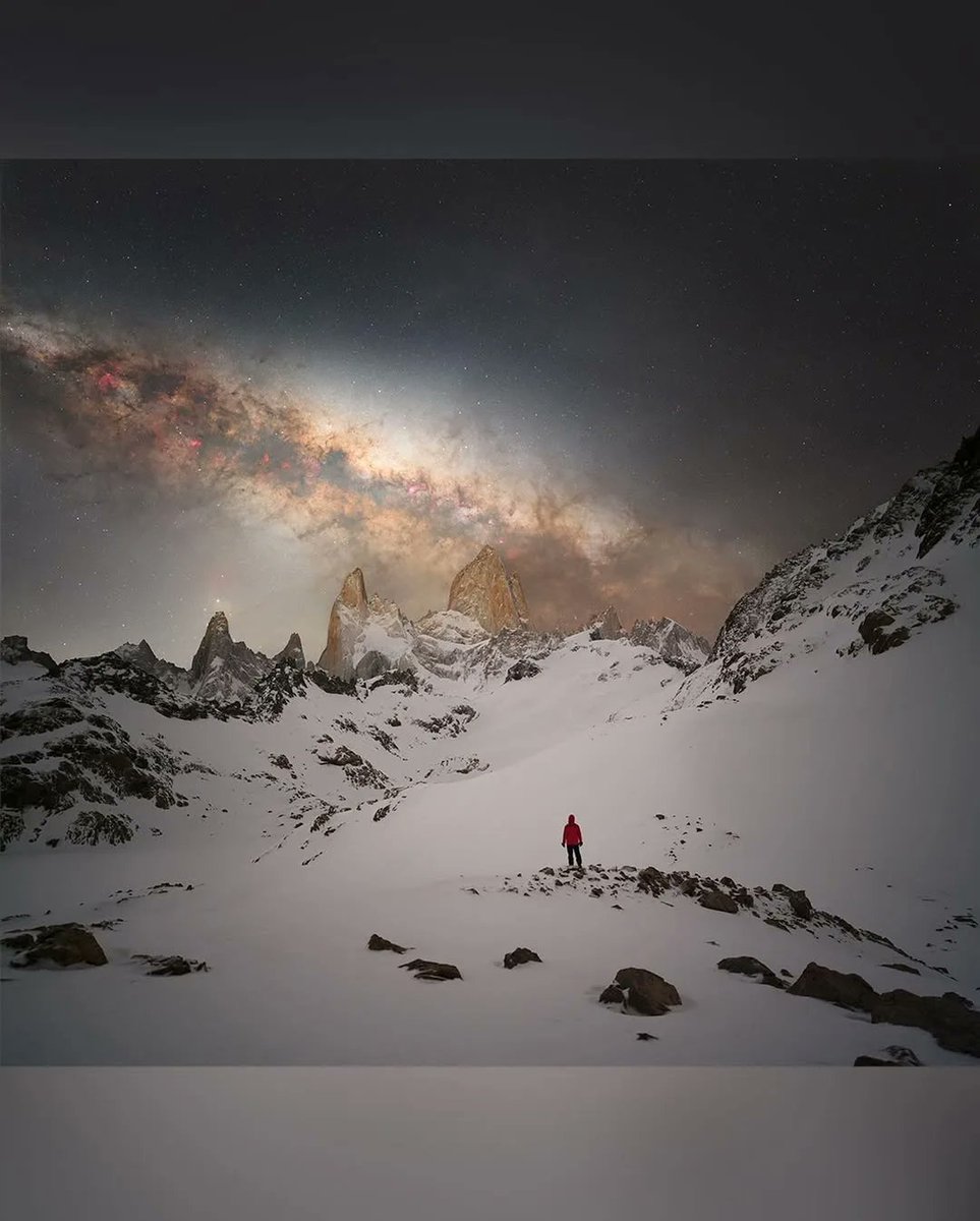 argentinapatago's tweet photo. El fotógrafo Mauricio Salazar de @astropolo_ captó una espectacular foto de la Vía Láctea en El Chaltén 🏔️.
🏕️Después de acampar 2 días en el Poincenot y subir hasta la Laguna de los Tres, logró sacar una tremenda fotografía. 
#Repost @viajaporargentina.ar https://t.co/24jzFx7XiC