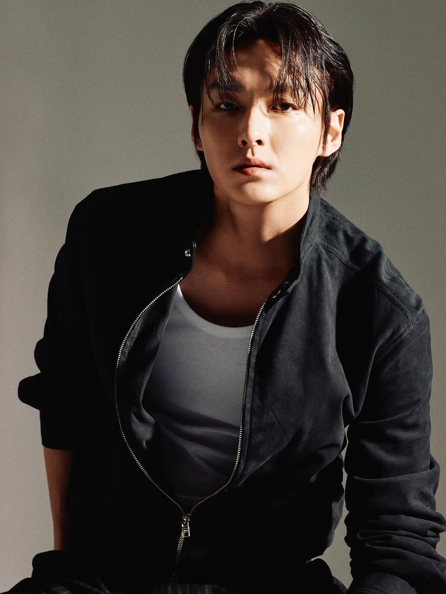 kskwo_o's tweet photo. the male version of venus indeed https://t.co/pkNcHvSMeu