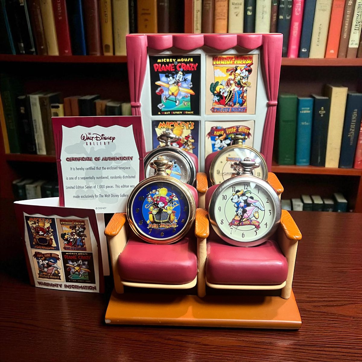 GYDUSmooth's tweet photo. Check out these awesome Official #disney #pocket #watches #vintage #collectible #collectors Limited edition of only 1000. Made in the 1990’s exclusively for The Walt Disney Gallery! #waltdisney #disneyana #antiques #mickeymouse #clocks Click the link in bio to purchase! https://t.co/a5oveZTIEQ