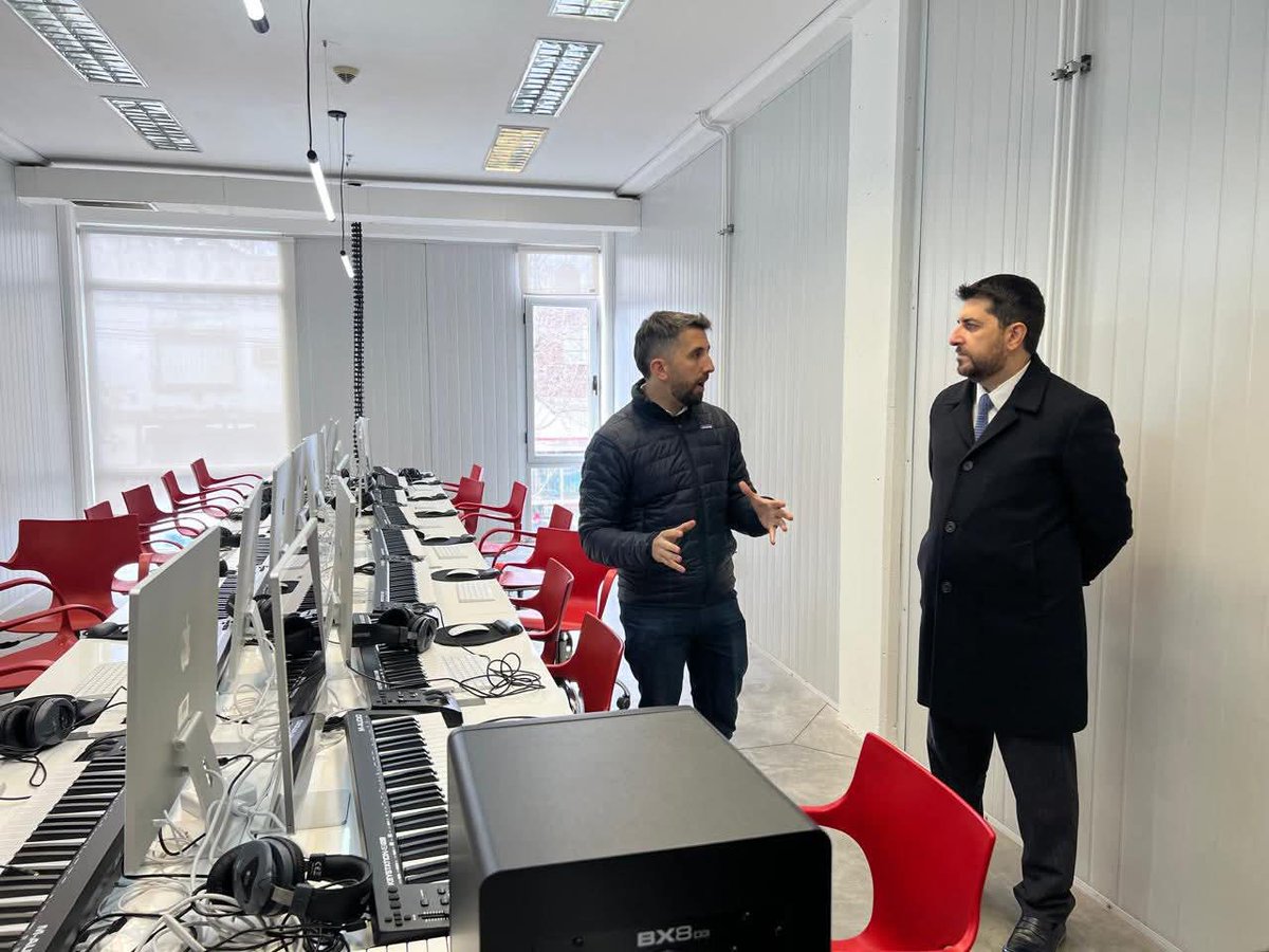 🇦🇷 El Embajador Hovhannes Virabyan, visitó #TUMO Buenos Aires acompañado por directivos del centro y representantes de las autoridades municipales de la Ciudad. Durante la visita, el Embajador Virabyan conoció de cerca las actividades en curso y los logros ya alcanzados.
🇦🇲🤝🇦🇷