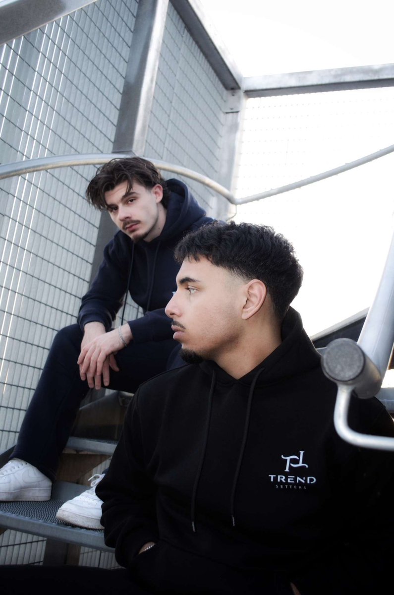 trsetters's tweet photo. Dont be late to the trend‼️
#fashion 
#trendsetters
#ootd 
#streetwear https://t.co/D8fKYKTFaO