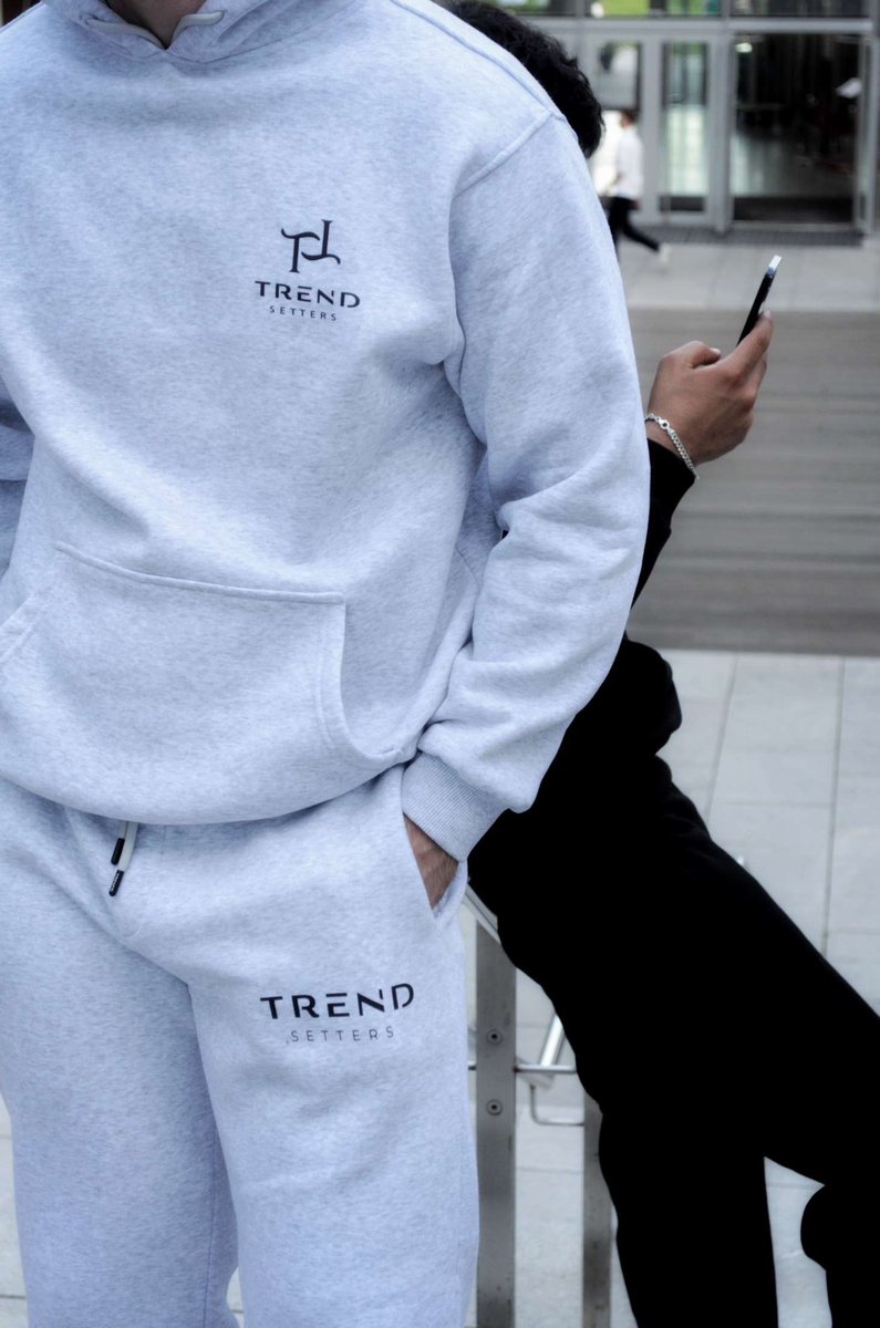 trsetters's tweet photo. Drop 01.
First move soon! 
#OOTD #streetwearstyle #Fashion https://t.co/payNttkKZr