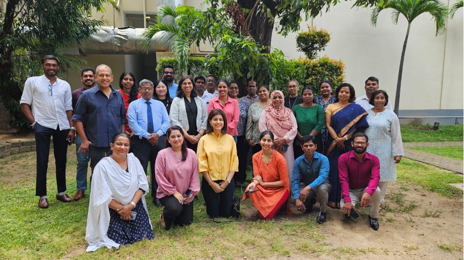 🇱🇰<a href="/HSCollective/">Human Security Collective</a>, co-chair of the <a href="/fatfplatform/">NPOCoalition on FATF</a>, joined a workshop in #SriLanka aimed at strengthening NPO engagement ahead of the #FATF Mutual Evaluation.

Read more about CSOs’ concerns, workshop discussions, and government commitments on NPO inclusion. 
fatfplatform.org/news/sri-lanka…