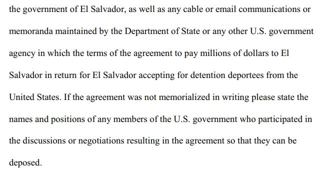 La defensa de Vladimir Arévalo, alias Vampiro, de la MS13, ha pedido a la jueza que solicite información escrita del pacto entre Trump y Bukele para enviar prisioneros al CECOT y, si no hay, que cite a interrogatorio a funcionarios estadounidenses que lo negociaron. 🪡