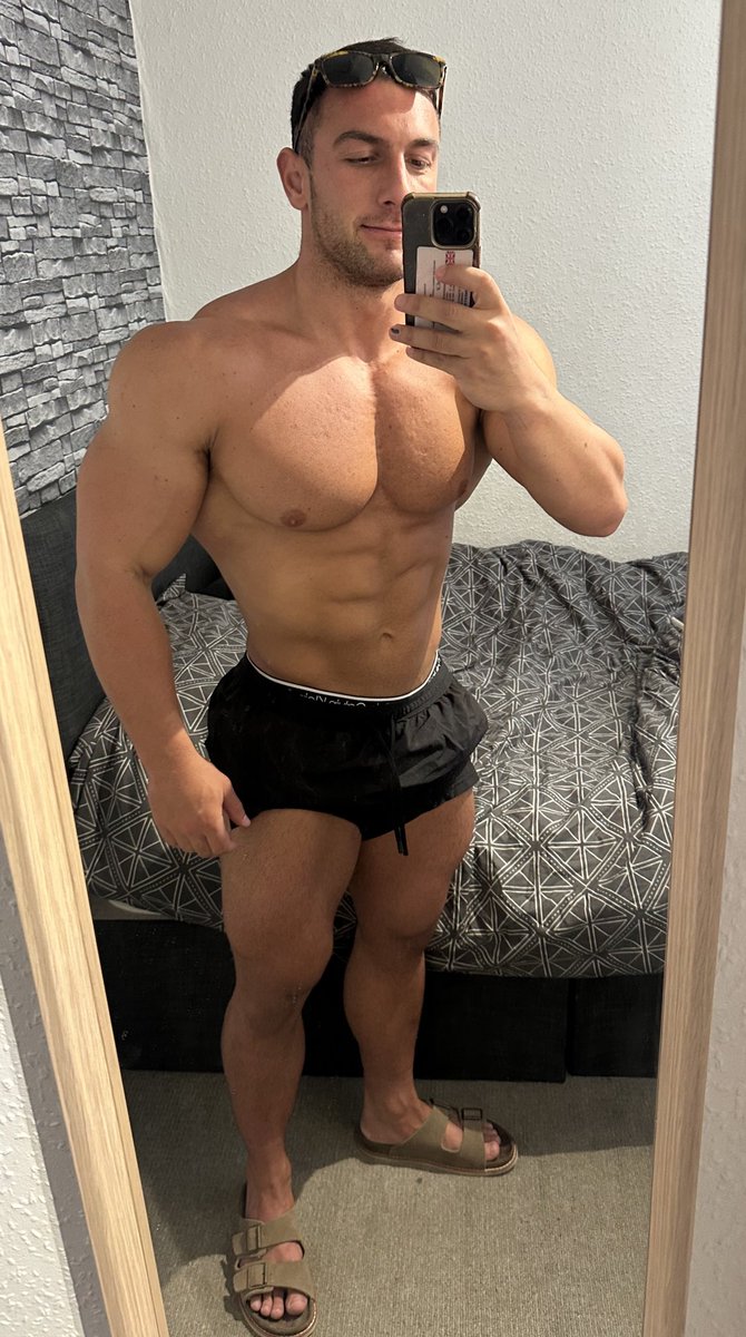 AlphaMuscleGod tweet media