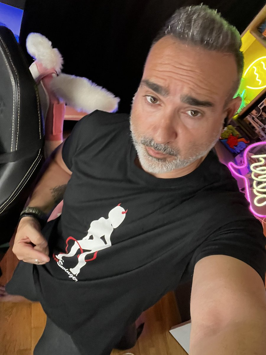 Swingering tweet media