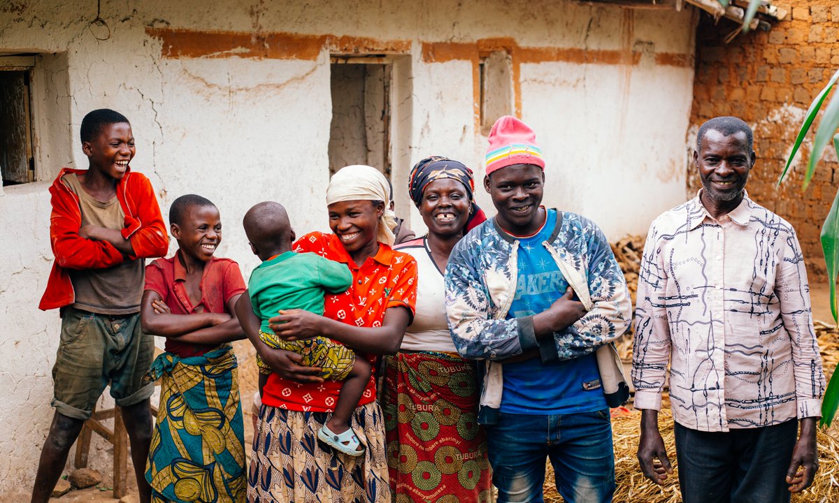 CentreSeruka's tweet photo. Travailler avec les communautés, redonner le sourire aux femmes, aux familles, c’est renforcer la première ligne de défense contre les violences basées sur le genre.
@AIMFrancophones 
@UNWomenBurundi 
@UNFPABurundi 
@alfajiriwhet https://t.co/jpgdvf8cep