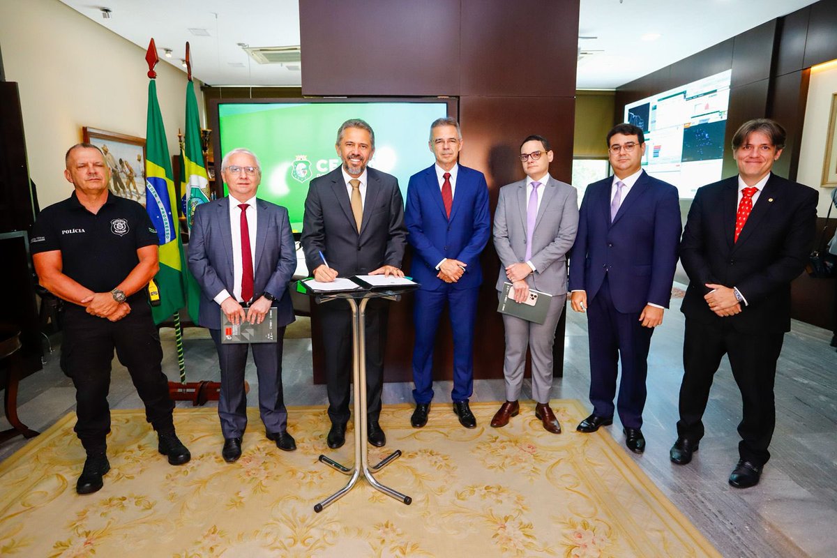 elmanooficial's tweet image. Assinamos o Plano Estadual Pena Justa, uma ação que reforça nossa parceria com o Tribunal de Justiça para implementar medidas no sistema penitenciário e fortalecer a segurança pública no Ceará. Mais um passo para garantir direitos, justiça e segurança para os cearenses.