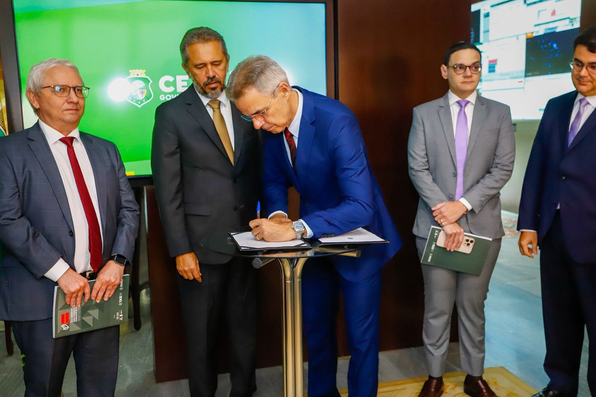 elmanooficial's tweet image. Assinamos o Plano Estadual Pena Justa, uma ação que reforça nossa parceria com o Tribunal de Justiça para implementar medidas no sistema penitenciário e fortalecer a segurança pública no Ceará. Mais um passo para garantir direitos, justiça e segurança para os cearenses.