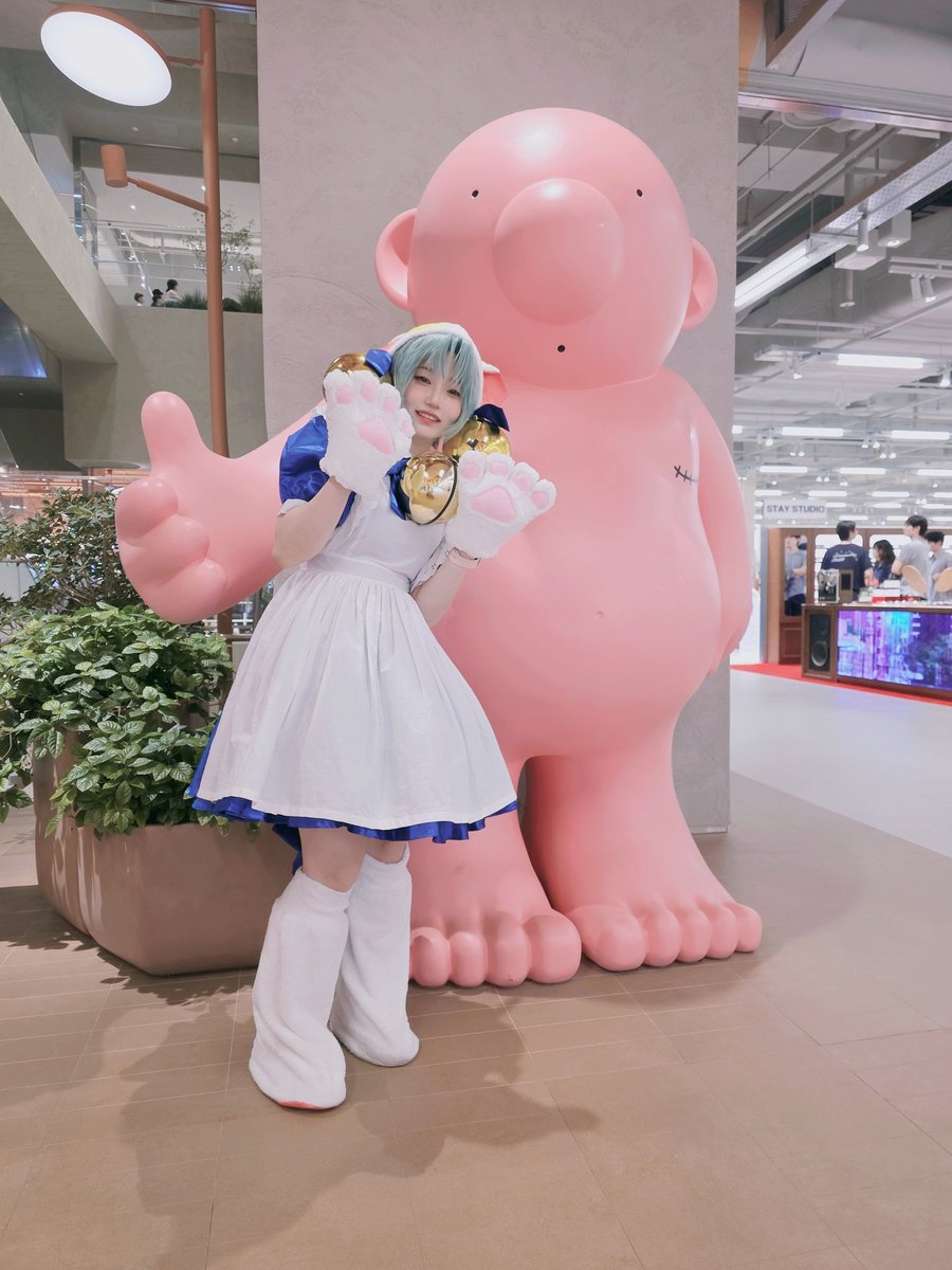 Mimmi_official's tweet image. 커넥트 현대 청주에 있는 일러스타 카페에서 코스프레파티 멤버로 디지캐럿의 데지코로 인사 드렸어요!
사실 디지캐럿이 2022년에 리부트 되긴 했었지만 그래도 엄청 오래된 작품이라 알아보는 분들이 없을거라 생각했는데 생각보다 추억하고 계신 분들이 많아서 기뻤습니다!
@mymu_cos
#mymu