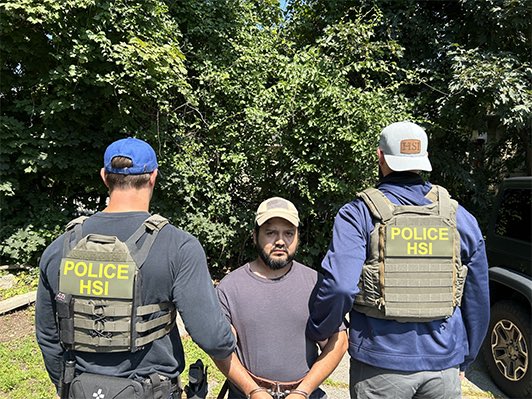 ARRESTED

Eynar Estuardo Vielman Jimenez — an illegal alien from Guatemala — was arrested for 3 counts of indecent assault and battery on a person aged 14 or older. 

He’s also a registered sex offender. 

Thank you, ICE! 

-1 in Massachusetts