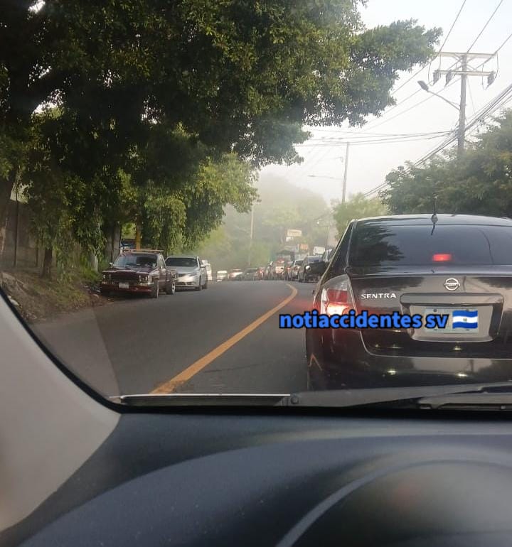 Ciudadela Don Bosco tráfico colapsado con 40 minutos de retraso.