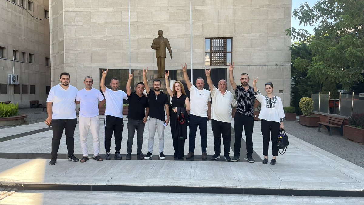 Üstgeçite astığı pankartlar nedeniyle Türkiye Cumhuriyeti Hükümetini ve Devletin Yargı Organlanlarını Aşağılama suçlamasıyla 10.08.2025 günü gözaltına alınan Müvekkil Ufukcan Kaçmaz, çıkarıldığı mahkeme tarafından adli kontrol şartı ile serbest bırakılmıştır. 

Bu vesileyle bir