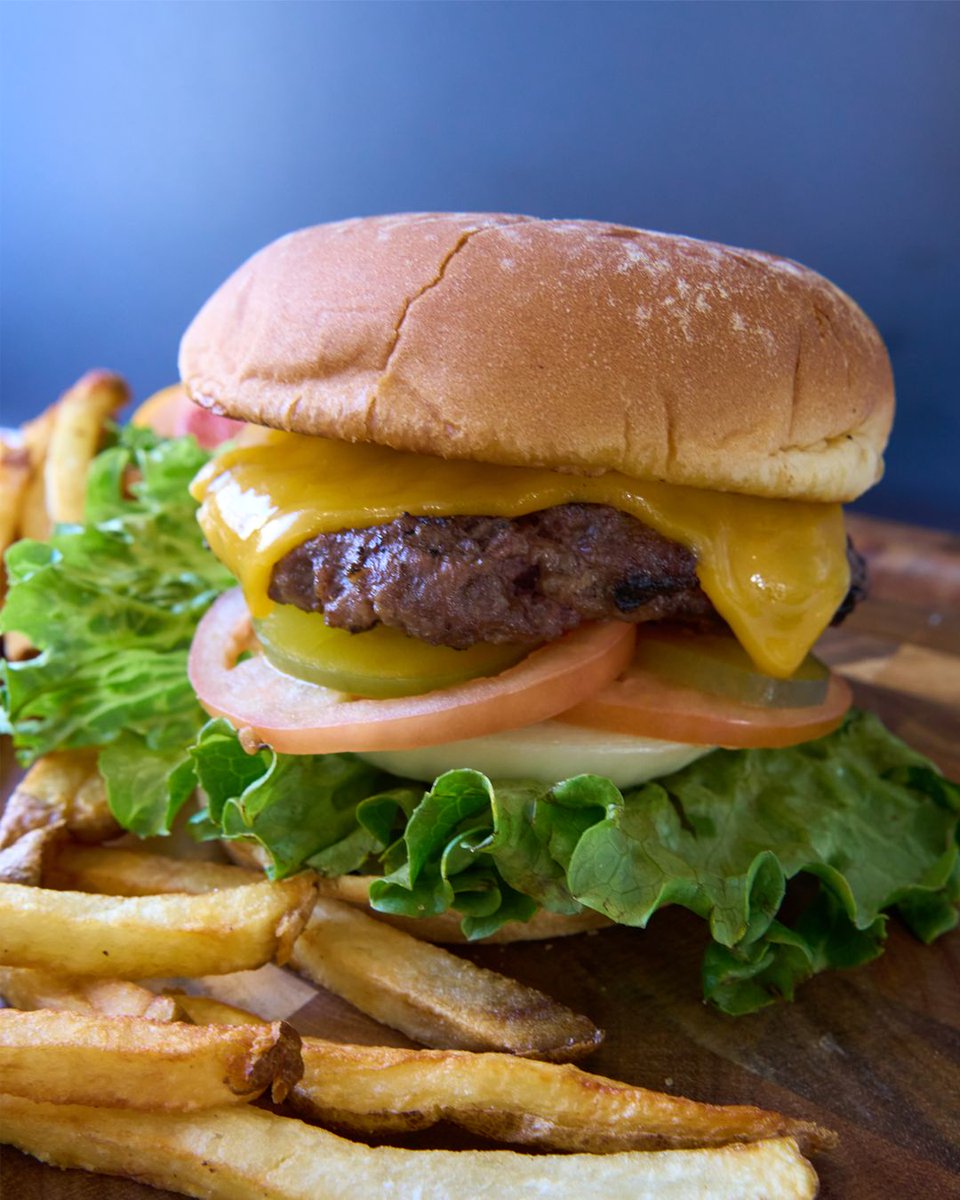 Stacked with flavor, dripping with goodness — this cheeseburger at US Egg is the real main character 🍔🧀