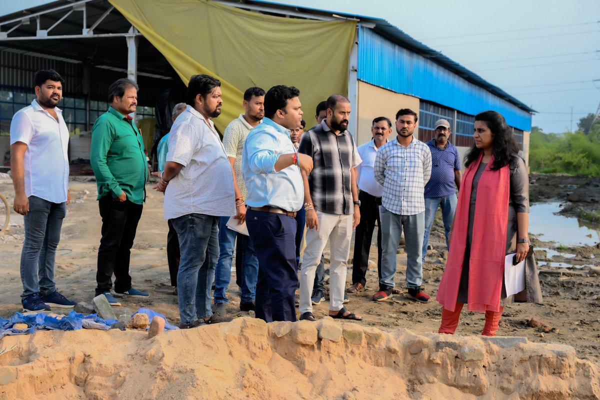 RourkelaMC's tweet photo. She also visited the new shifting #dumpingyard at Tarkera and #instructed the team to ensure that the work is carried out efficiently and within the #stipulated timeframe. https://t.co/7uMD9XV5rX
