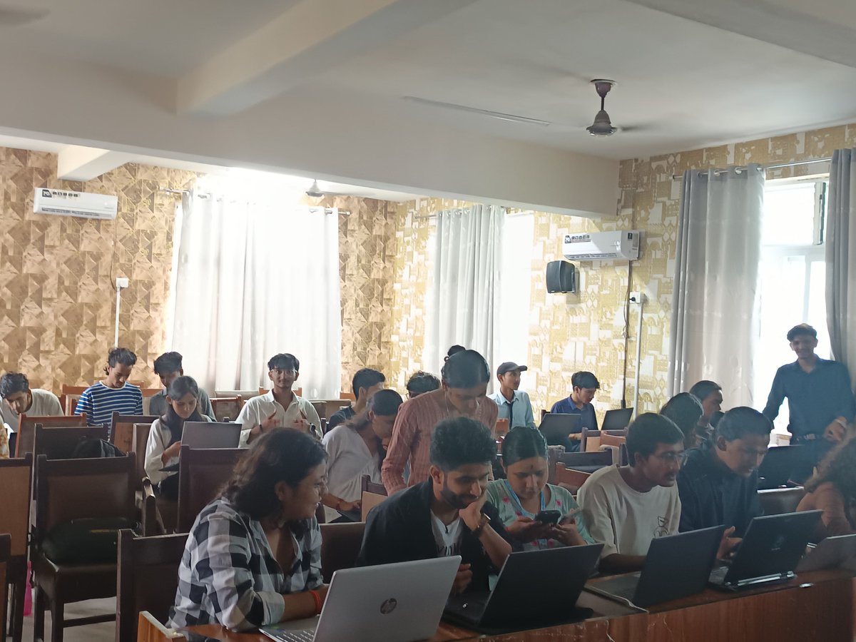 icecfwu's tweet photo. Day 6 of Android Development Bootcamp 🚀📱
Learned how to create a splash screen for a smooth app start and navigate from one page to another — a big step toward building multi-screen Android apps! 🔥
#AndroidDevelopment #BootcampJourney #SplashScreen #AppNavigation #iCECClub https://t.co/MjVKPebuhI