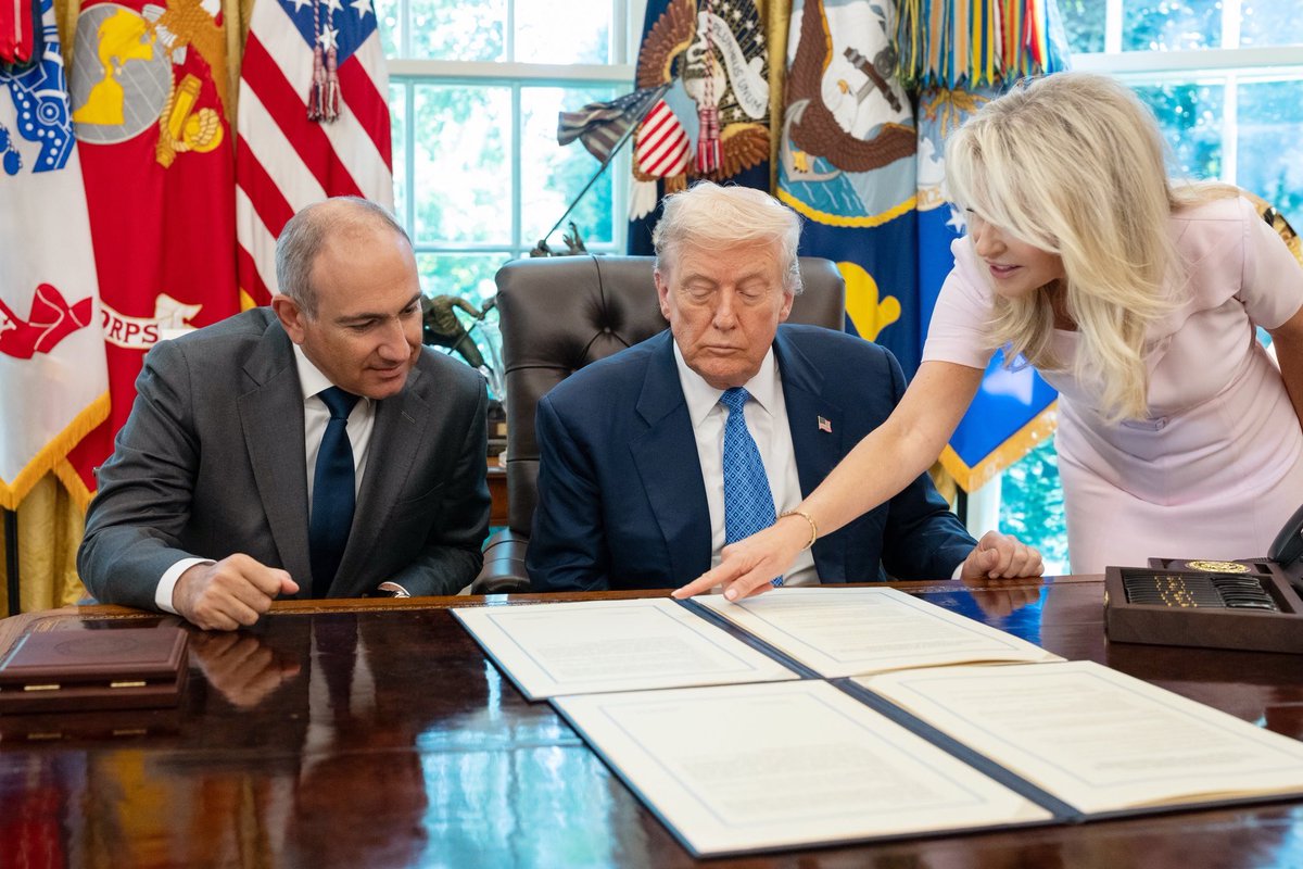 Monica Crowley (@monicacrowley) on Twitter photo Such an honor to work for the greatest President and Peacemaker - and to be part of the Golden Age of America 🇺🇸
📸: <a href="/dto_rok/">Daniel Torok</a> Such an honor to work for the greatest President and Peacemaker - and to be part of the Golden Age of America 🇺🇸
📸: <a href="/dto_rok/">Daniel Torok</a>