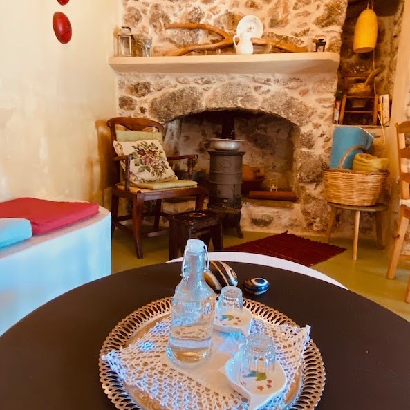 TheGreekVibe's tweet image. Did you know the ancient Greeks had special laws on how to welcome a guest that still apply today? #greece #xenia tinyurl.com/293eq83t