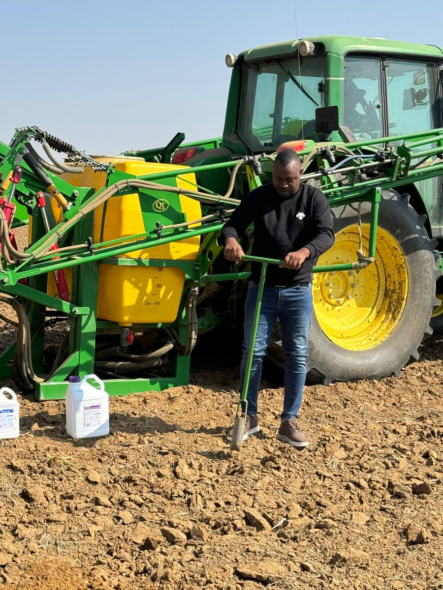 ChairmanThePlug's tweet image. Farming starts with the soil beneath your feet. Soil testing helps you know exactly what your land needs — no guesswork, just healthier crops and better harvests.
Strong soil, strong yields, strong farmer.
#SoilTesting #SoilHealth #FarmingSmart