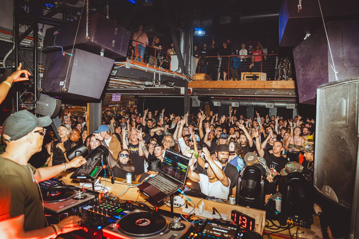 therealLTJbukem's tweet photo. San Fran photo dump // 24h, vegan sushi, sweaty walls, smiley faces
@PublicWorksSF https://t.co/h0qXvJNXou