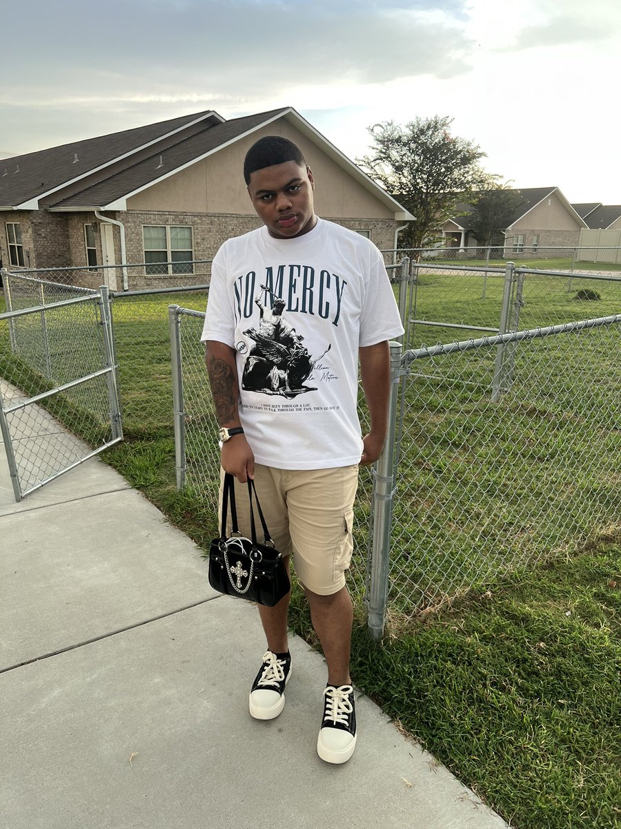 mynamekooladde_'s tweet photo. New Series📚📓#firstdayofcollege❤️ https://t.co/sUH5IwfwGN
