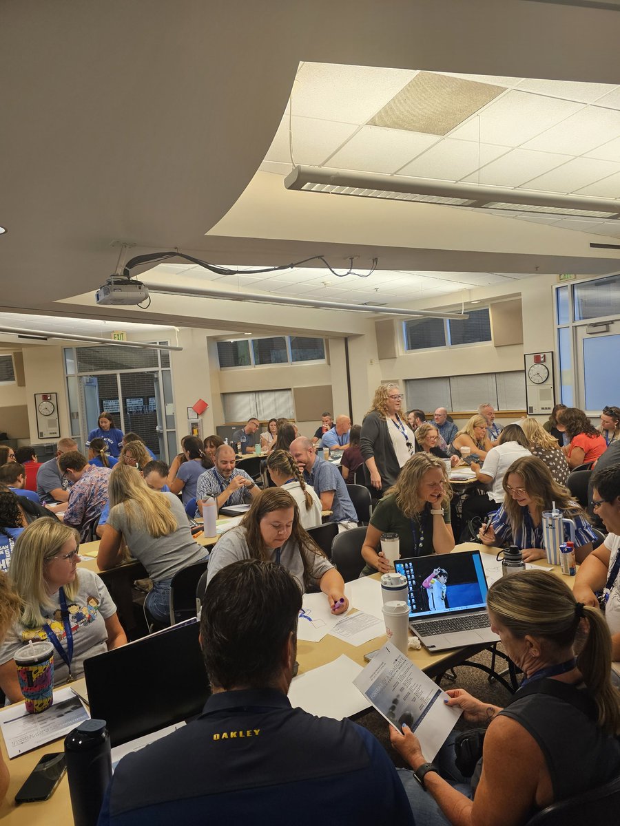 allenaubrey05's tweet image. Good Mornint from MSN! @BcrowleyD95 started the team of by grounding our day in the Portrait of the Graduate & the Instructional Model. #DynamicLearningEnvironment #PortraitofaGraduate #ThriveIn95