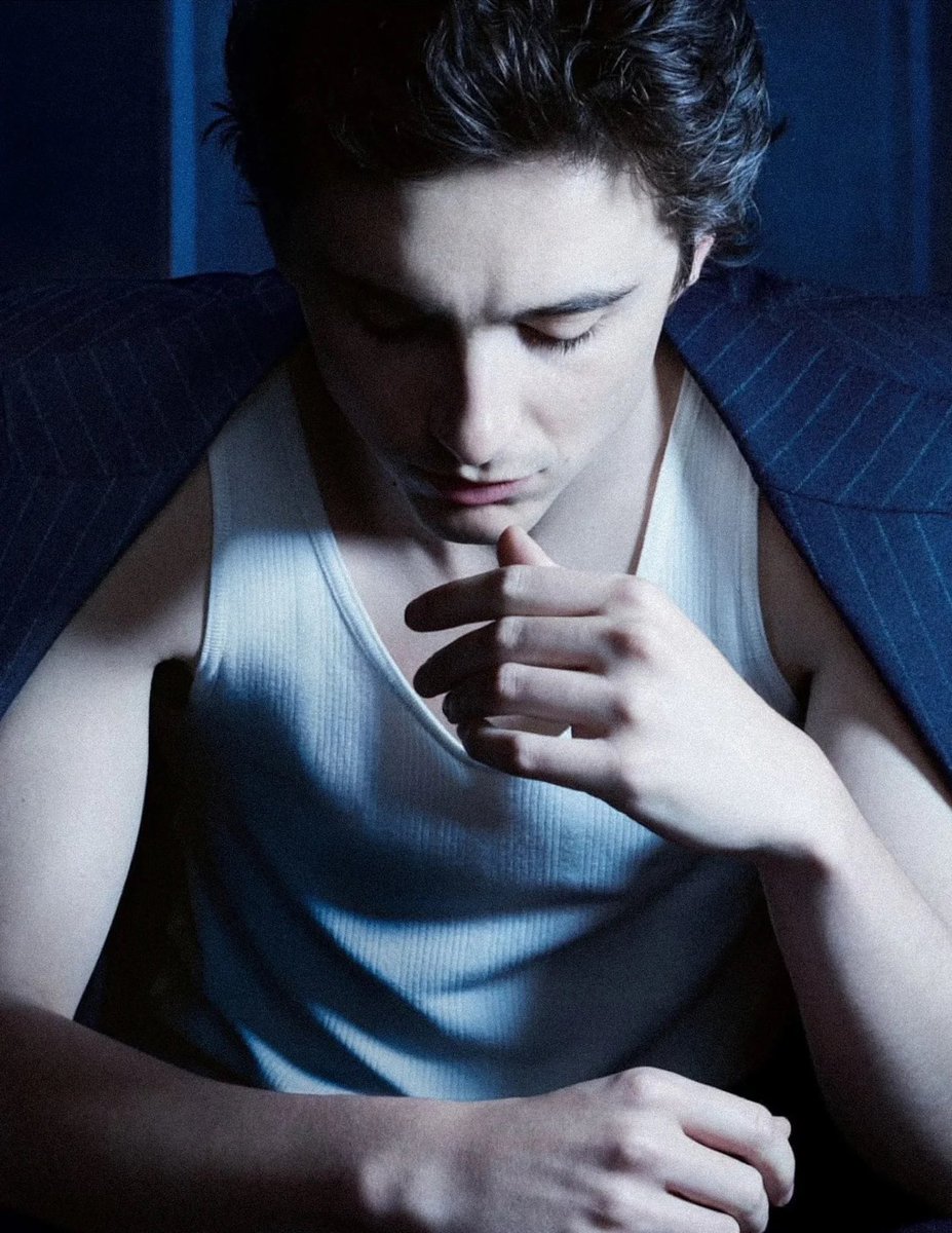 LINDO! 💙

Timothée Chalamet para o Bleu de Chanel L’Exclusif.
