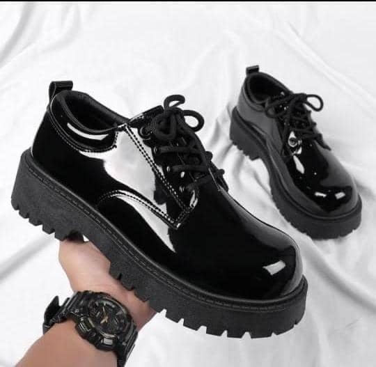 toppyshow's tweet image. Sharp Mind. Sharper Look.
Size - 37-43
Price: ₦33,000
Dm to order now &amp;amp; kindly retweet 
#SharpAndStylish #SmartLooks #BusinessChic #PowerLook #WomenWithVision #WorkdayStyle