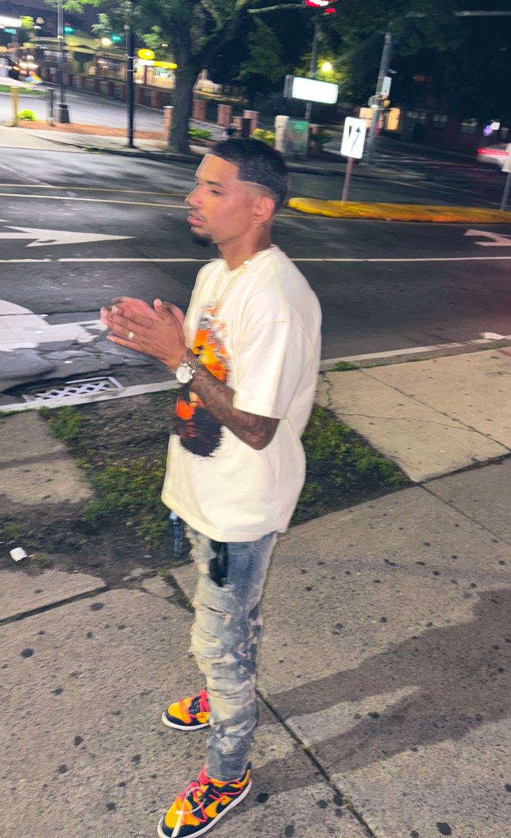 kingcarloss___'s tweet photo. https://t.co/4iDsYy6i3U