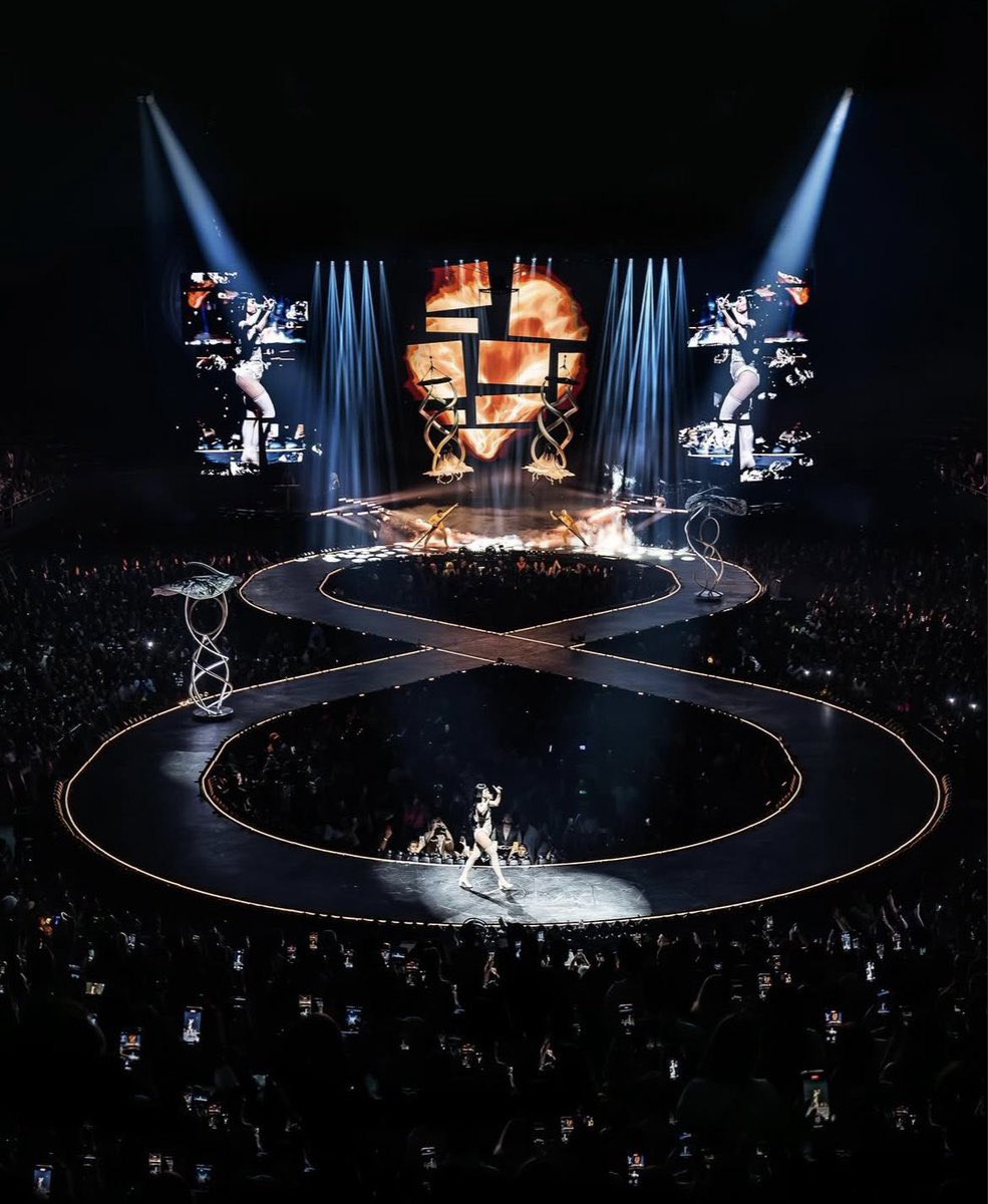 Tonight, Katy Perry takes the stage at Madison Square Garden in New York for a completely SOLD-OUT show of “THE LIFETIMES TOUR.”

CANNOT FUCKING WAIT