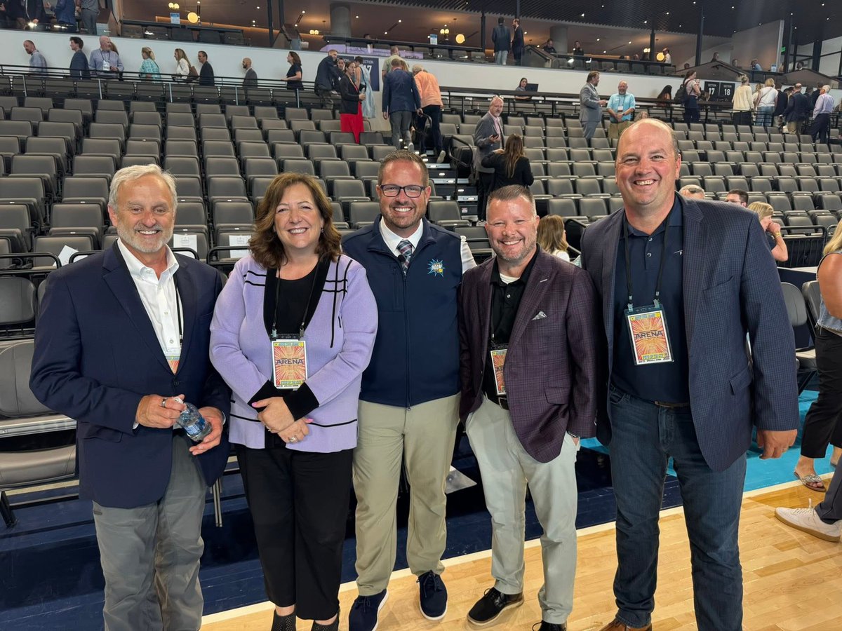 MayorJensen's tweet photo. I’m grateful to my friends and fellow Mayors John Stehr, @SueFinkam, @mayorwillis & @ScottFadness for joining me for my 2025 State of the City address @AIMNoblesville last Friday. Together, we are moving #CentralIndiana forward. Thank you to each of you for your friendship and leadership. #NoblesvilleStateoftheCity