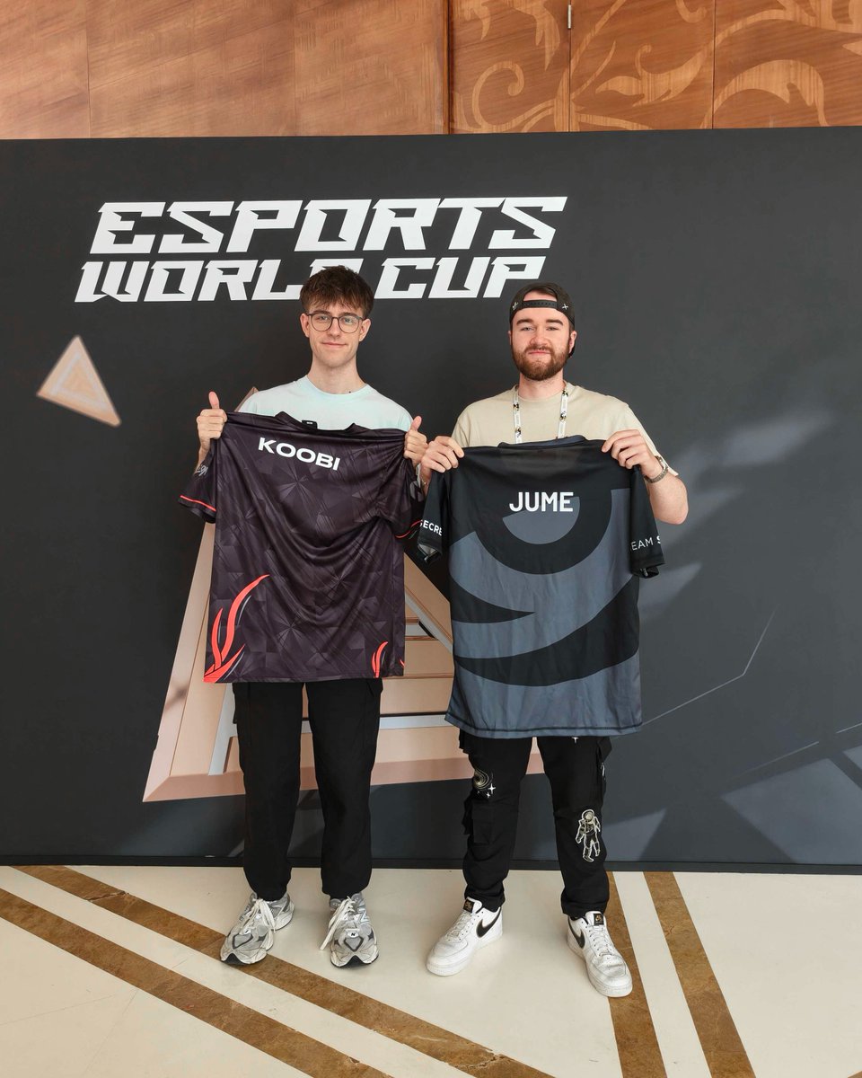 Had to swap jerseys with the german goat 🇩🇪

Oh yeah, and Jume was there too