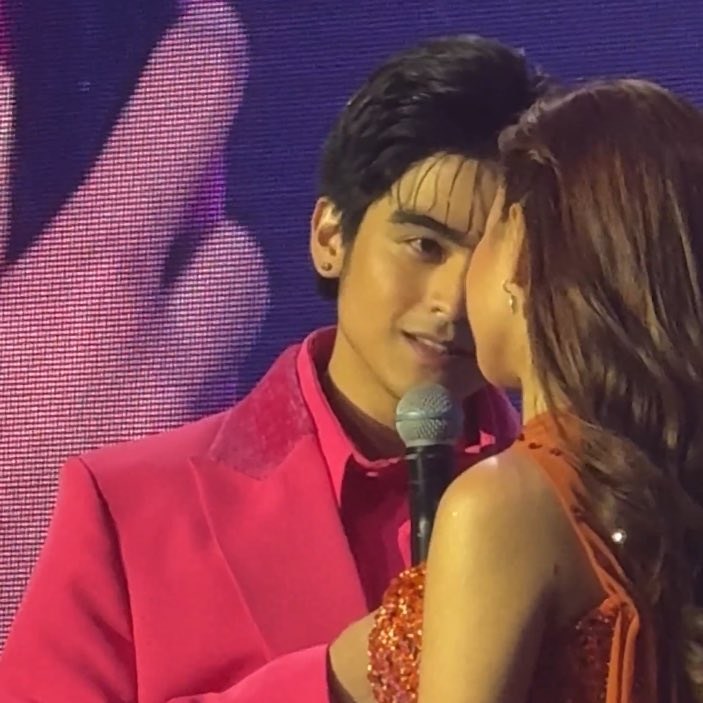 ash (thesis szn📚) tweet media